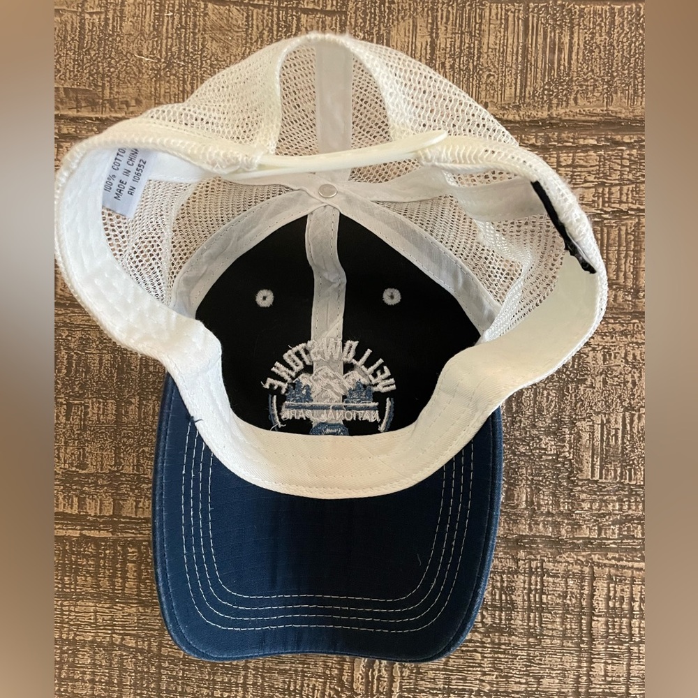 NWOT Yellowstone National Park Women’s Baseball Hat - Picture 2 of 3